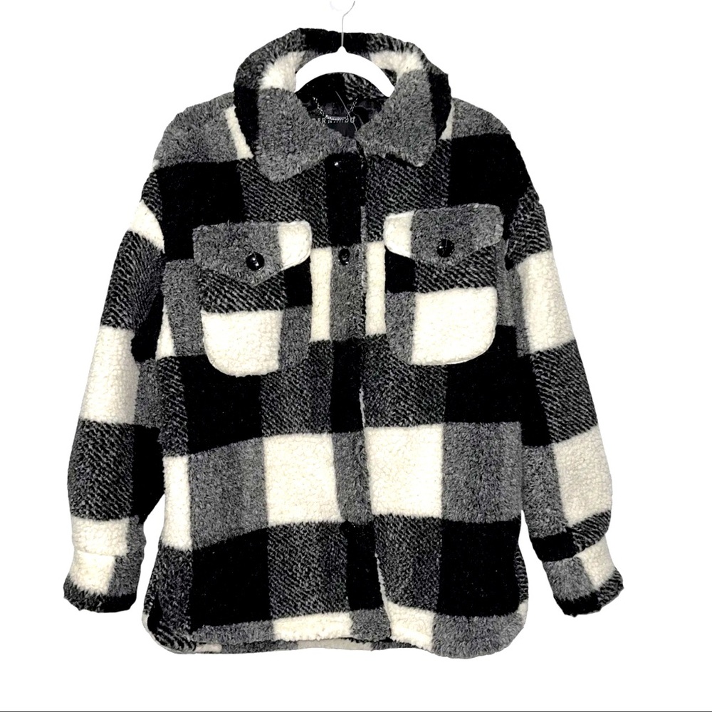 New With TJMax Tag. Bernardo Sz LARGE black & white coat.